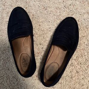Flight Attendant flats 7W navy